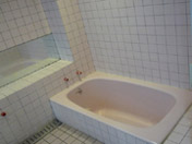 京都　リフォーム　浴室壁塗装施工前�A
