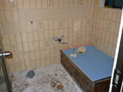 京都　リフォーム　浴室壁塗装施工前�@